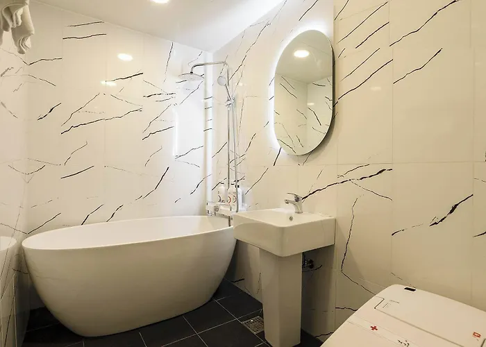 Hotel Gugi 2*