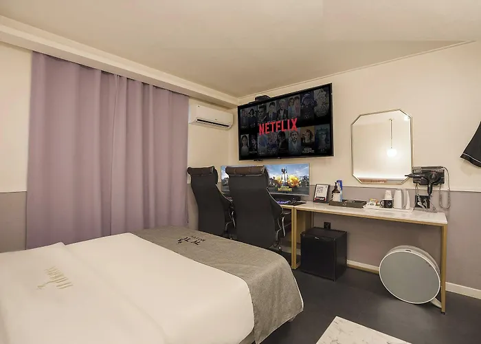 Gugi Hotel 2*
